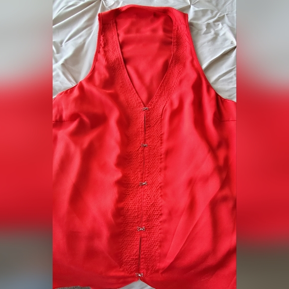 Silk V Neck Top in Red and Gold - Picture 4 of 16